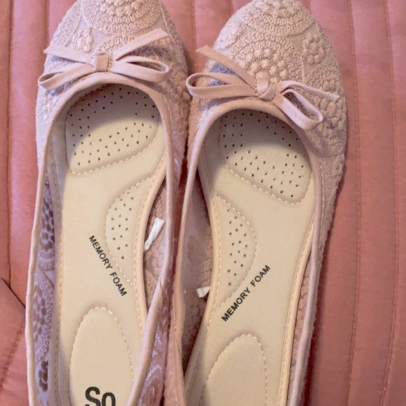 Ballet flats